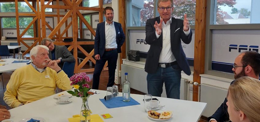 Frühstücks-Tallk mit Wirtschaftsminister Dr. Bernd Buchholz